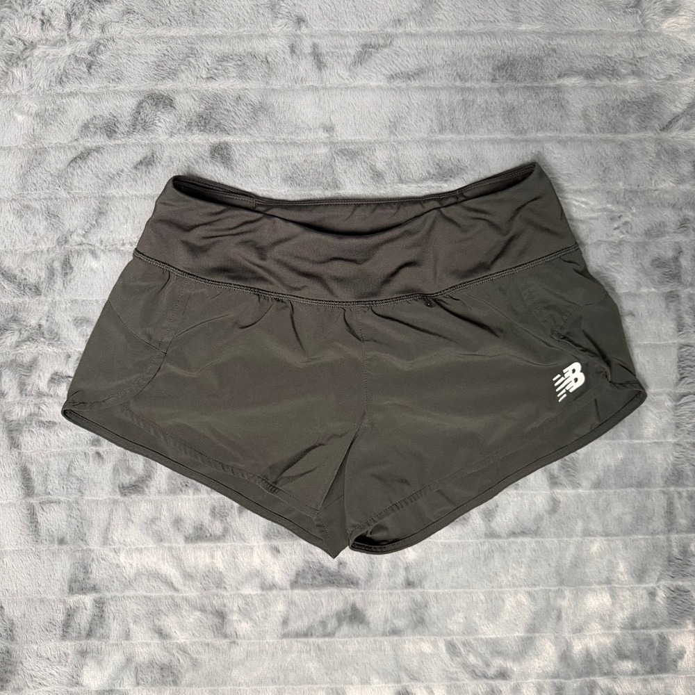 New Balance Running Shorts Womens Medium Black NB Dry Zipper Pocket Athletic 3in